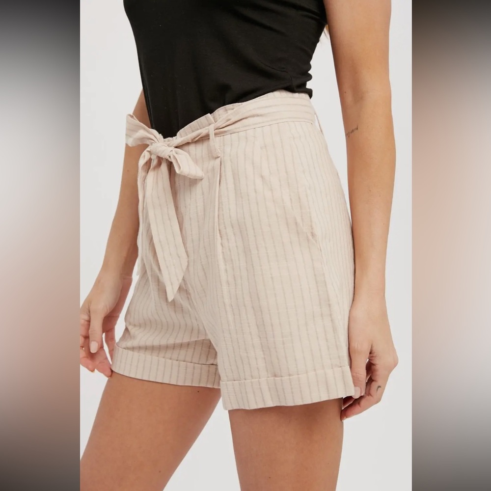 12. Women’s Cotton Blend Stripe Short Lightweight Almond Tan Neutral Pockets NEW - Picture 6 of 6
